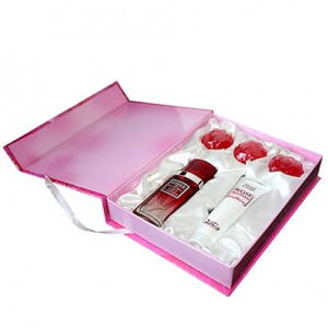 BioFresh elegante Geschenkset - Parfüm 50 ml, Handcreme 75 ml und drei schöne Seifen 3x30 gr
